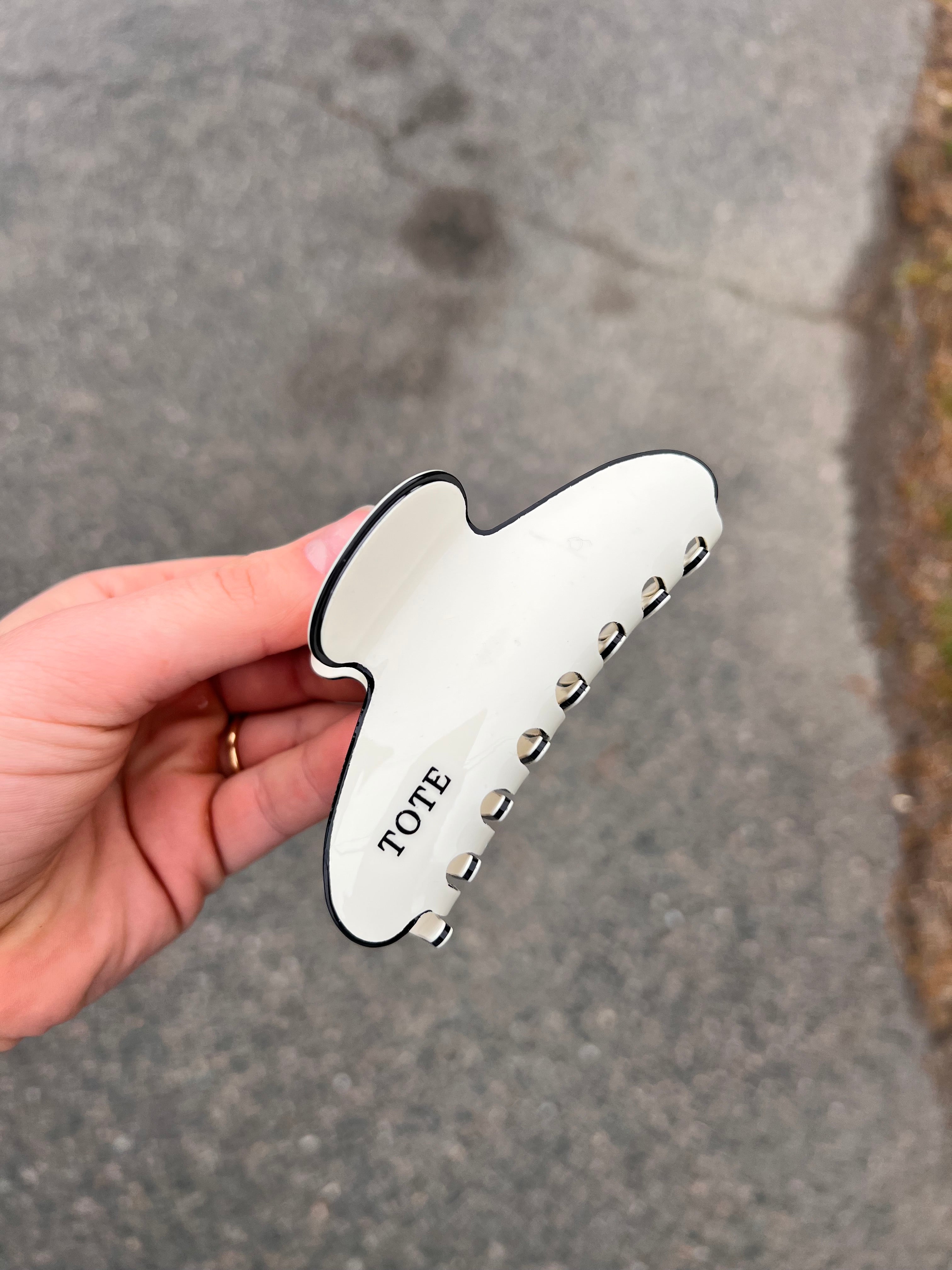 White Claw Clip